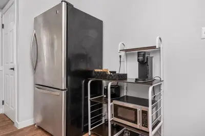 Gallery image of CentreStreet-Cozy Petfriendly 4bedsuite 04Entire in Calgary