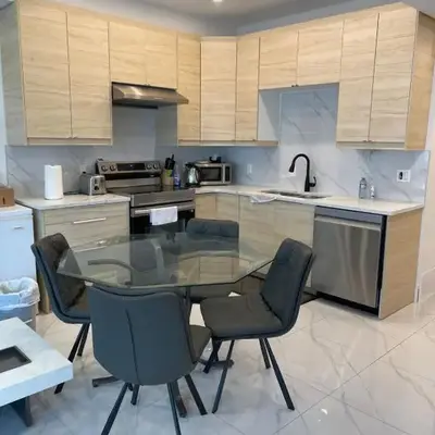 New Luxury Walkout Suite Near University-BY ROOM