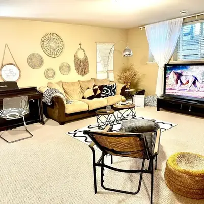 Scorpio House Langley - Semi-basement Suite