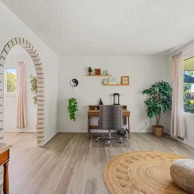 Digital Nomad's Calgary Inner City Gem 3Bd