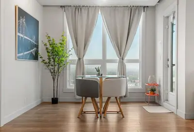 Gallery image of Upscale Penthouse Stay with Mountain & City Views, Free Parking, BBQ Grill, Office Space & More in Calgary