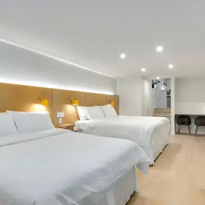 Modern King-Size Guest Suite