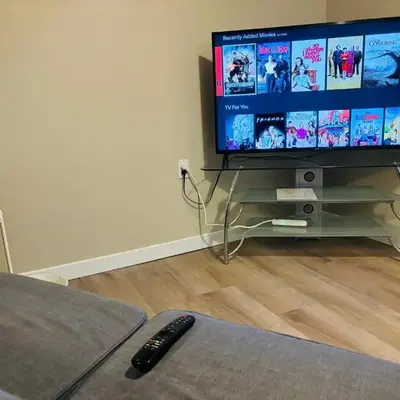 Walkout Basement Suite with Free Street Parking