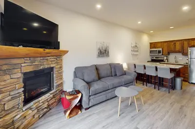 Gallery image of Cedar Lodge Escape at Whitetail townhomes in Big White
