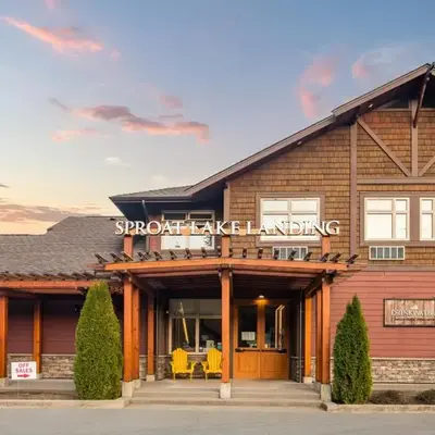 Sproat Lake Landing Resort
