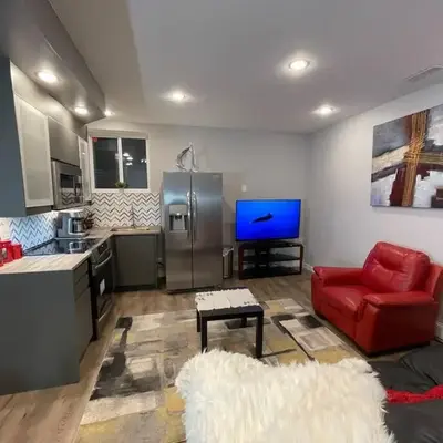 Comfortable and Beautiful Brand-New Suite BSMT-Two Bedroom