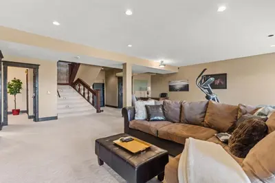 Gallery image of Country Escape - Acreage Home with Park in De Winton