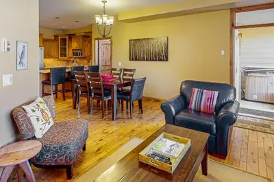 Gallery image of Whispering pine at Aspens in Big White