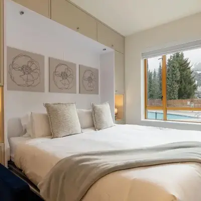 Newly Renovated KING BED STUDIO in the Village