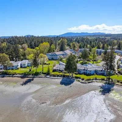 Beachside Townhouses at The Pacific Shores Strata Property