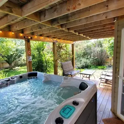 Airdrie Modern Walkout Bsmt Suite with Hot Tub