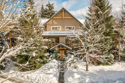 Gallery image of Glacier's Reach 122 in Whistler