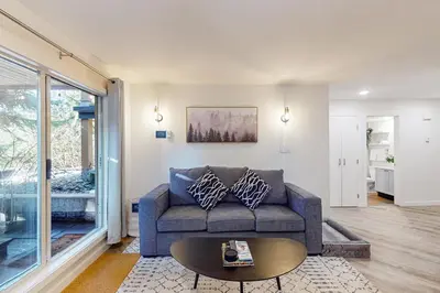 Gallery image of Glacier's Reach 122 in Whistler