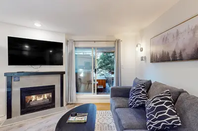 Gallery image of Glacier's Reach 122 in Whistler