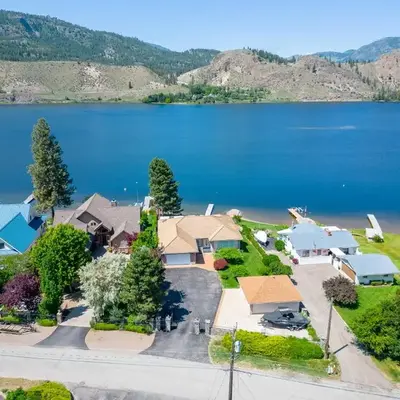 Skaha Lakefront Inn