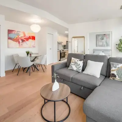 Modern & Cozy Home in the Heart of Downtown Vancouver