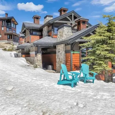 Snow Therapy Chalet - Ski In Out
