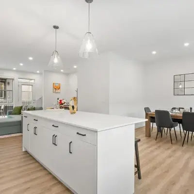 Luxury 3 Bedrooms Spacious Townhome