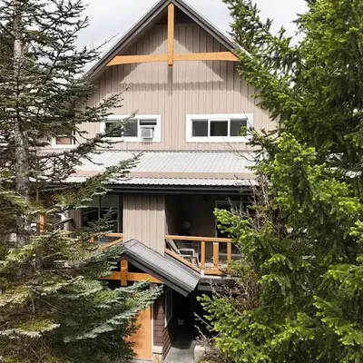 Whistler Village North Retreat - Private Hot tub