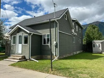 a small house with at 2 BDRM Homes on 2nd Avenue in Fernie