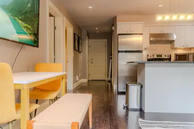 Gallery image of Private Cambie Village Suite min Downtown and Skytrain in Vancouver