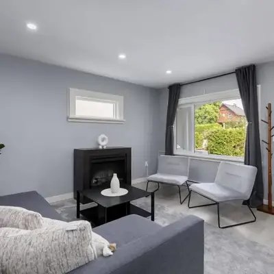 Spacious 4BR Retreat near YVR and DT