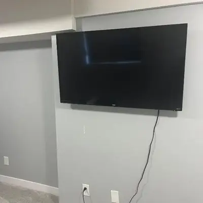 Cozy Basement Near Airport YYC