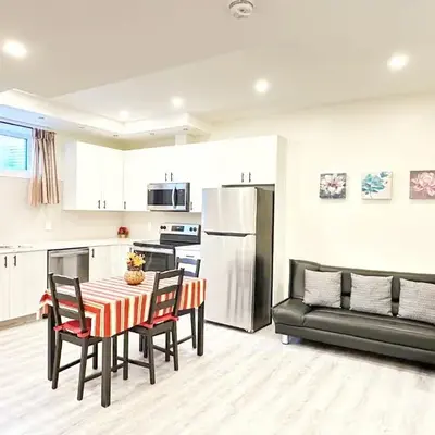 Cozy Guest Suite Near University of Alberta