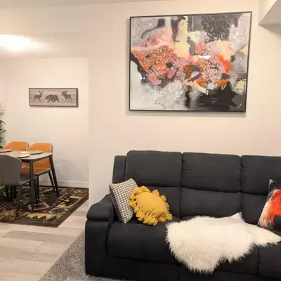 Luxury Modern 2-Bedroom Suite