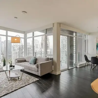 Modern Downtown Apartment with Water Views