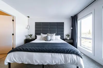 Gallery image of NEW-Starry Nights Escape-Hot Tub-Kids Secret Rm! in Edmonton