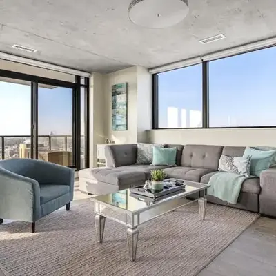 Executive Sky LUX - 2 BD 2BA Views Pool Patio & Gym