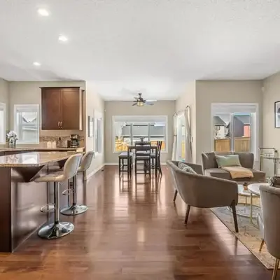 The Trenta - 4BD 3BA 2 Kitchen Stunner