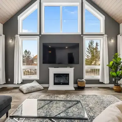 Radiant Retreat -Spacious Home - Heart of Radium!