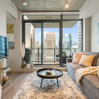 Stylish Condo with Exclusive Rooftop Pool