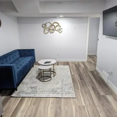 Chic 2BR Suite with Kitchen