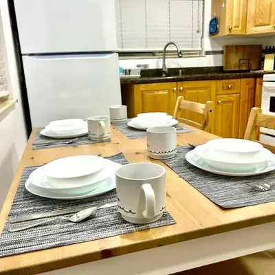 Cozy 2-bedroom Private Guest House in a convenient location