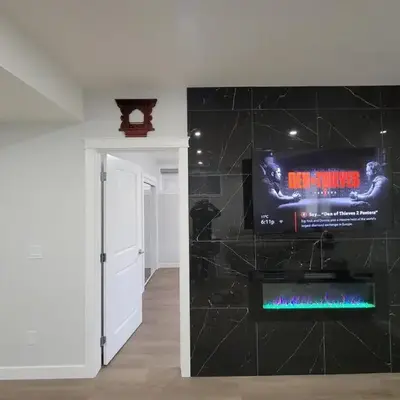 Cozy and Modern Suite - Your Home Away from Home!
