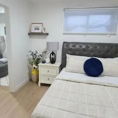 Amaville- The Cozy Cave - Minutes to WEM & YEG