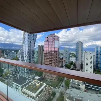 Brand New Modern 2 BR Condo in Heart of Downtown Vancouver