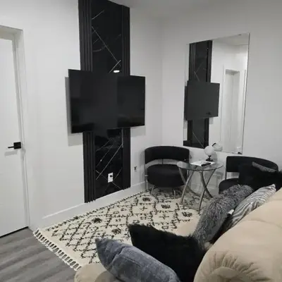 2 bedroom cozy suite in NW edmonton with separate entrance