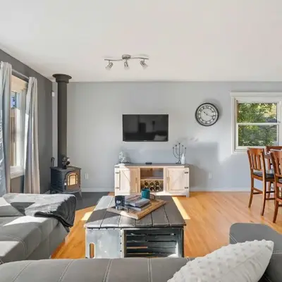 Nineteen55 4BR Parkside Home in Central Red Deer