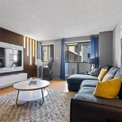Modern 2 bedroom next to Stampede