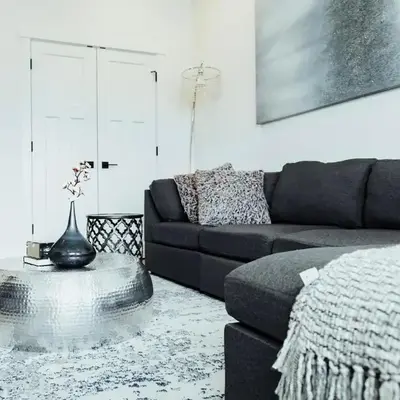 Sapphire Lux Queen Suite