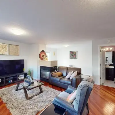 Cozy comfy and relaxing home at Cougaridge SW Calgary