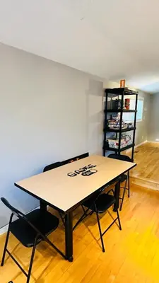 Gallery image of The Games House - Sleeps 8, 3 Bed, 3 Bath - Free Parking in Calgary