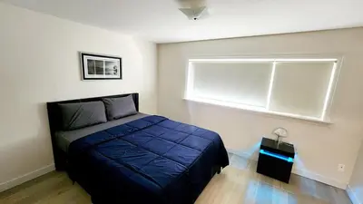 Gallery image of Spacious entire 4 bedroom home with two living rooms in Edmonton