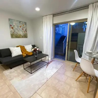 Bright 1-Bedroom Garden Suite