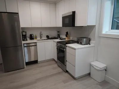 Gallery image of Effortless Elegance: 1-Bedroom Condo Retreat in Vancouver