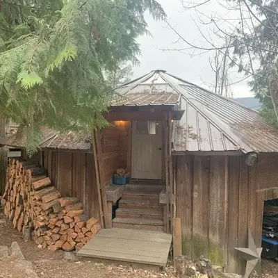 Cozy and rustic cabin